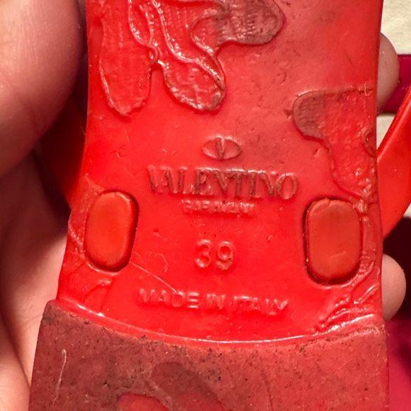 Valentino Red Rockstud Bow Jelly Sandals with Gold Studs - Picture 6 of 7